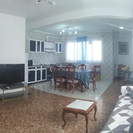 A Beautiful Spacious Two Bedroom Cb8ev Apartment *