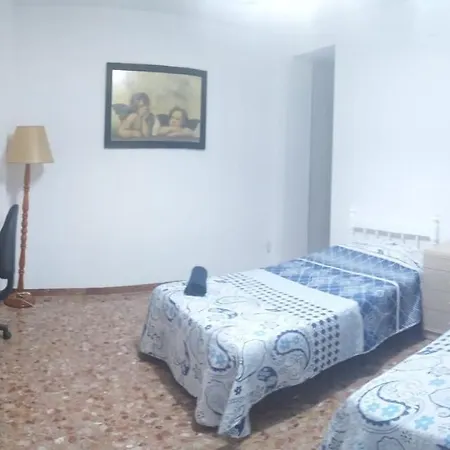 A Beautiful Spacious Two Bedroom Cb8ev Apartment *
