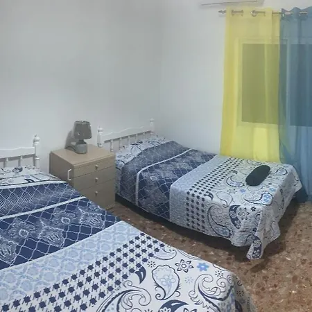 A Beautiful Spacious Two Bedroom Cb8ev